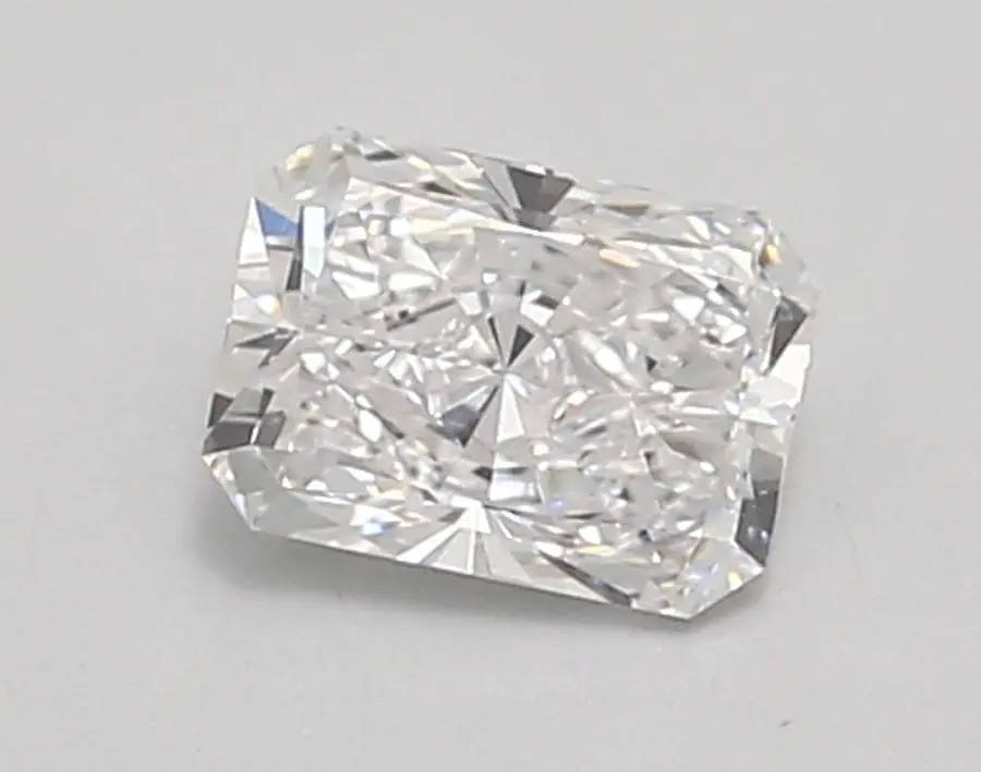 0.83ct E VVS2 Radiant (IGI)