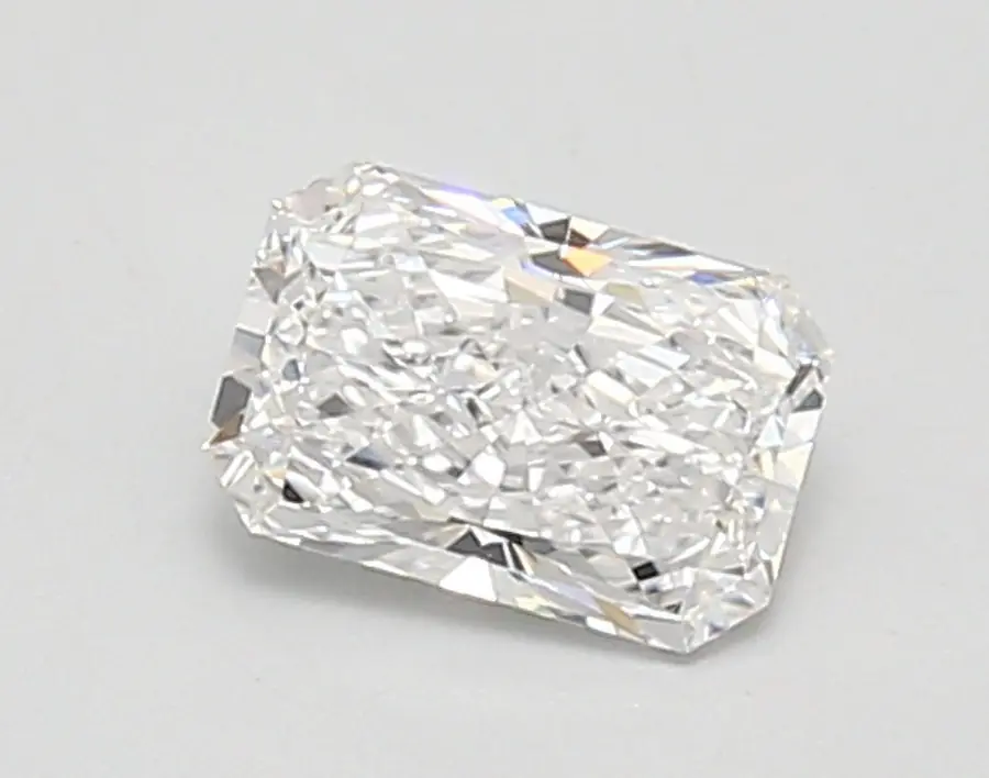 0.82ct E VVS2 Radiant (IGI)