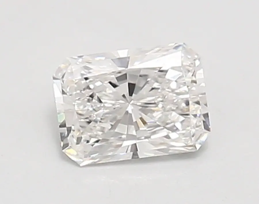 0.78ct E VVS2 Radiant (IGI)