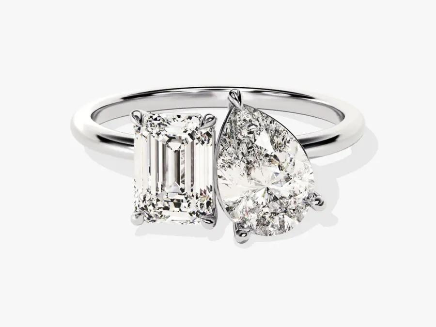 Emerald Pear Toi-Et Engagement Ring