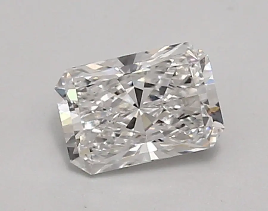 0.78ct E VVS1 Radiant (IGI)