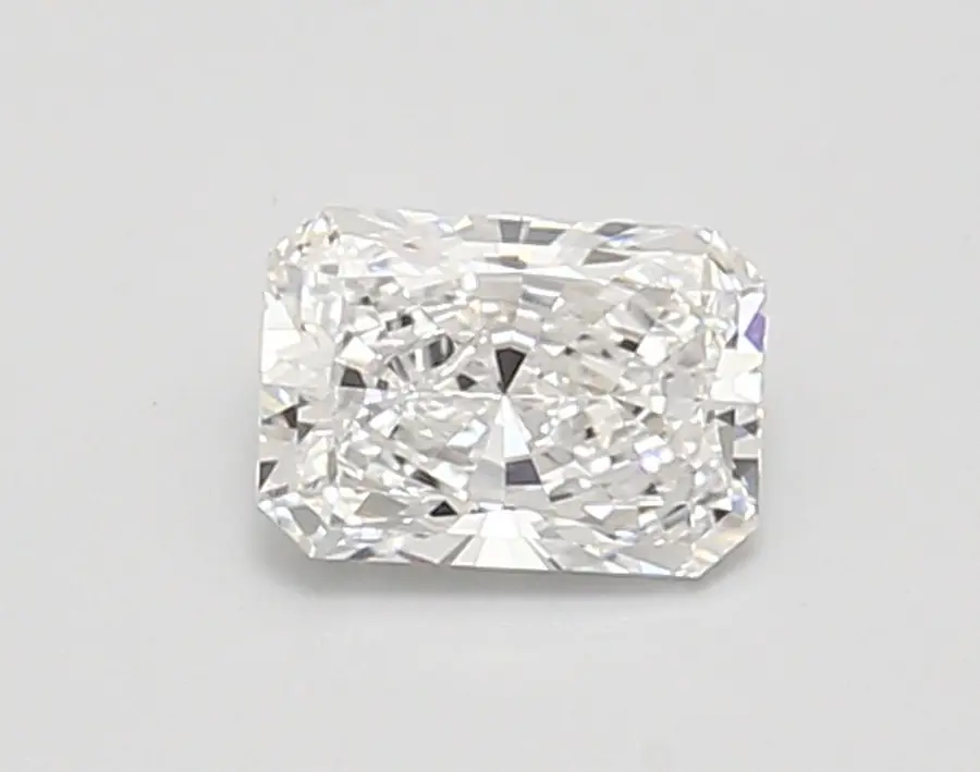 0.76ct E VVS1 Radiant (IGI)