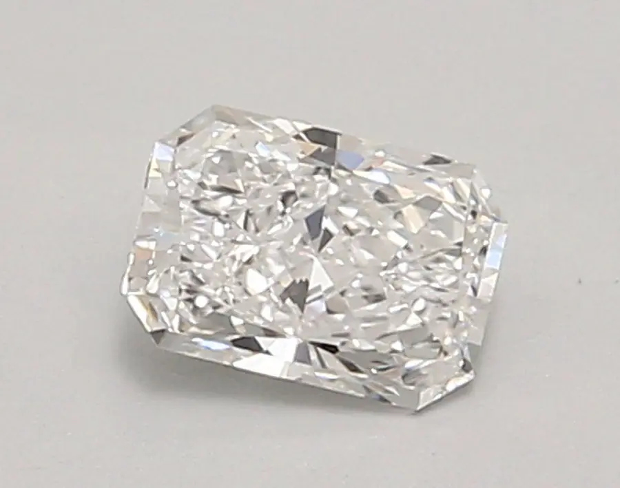0.76ct D VVS2 Radiant (IGI)