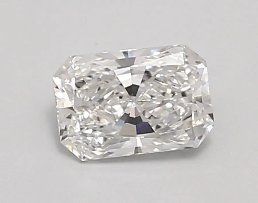 0.75ct E VVS2 Radiant (IGI)