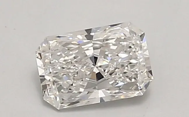 0.74ct D VVS2 Radiant (IGI)