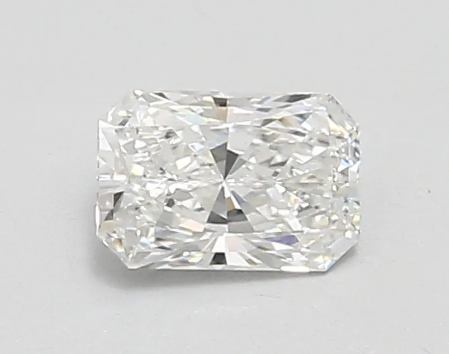 0.74ct E VVS2 Radiant (IGI)
