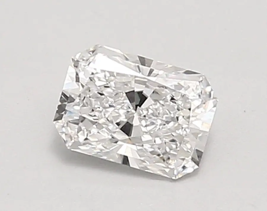 0.74ct D VVS2 Radiant (IGI)