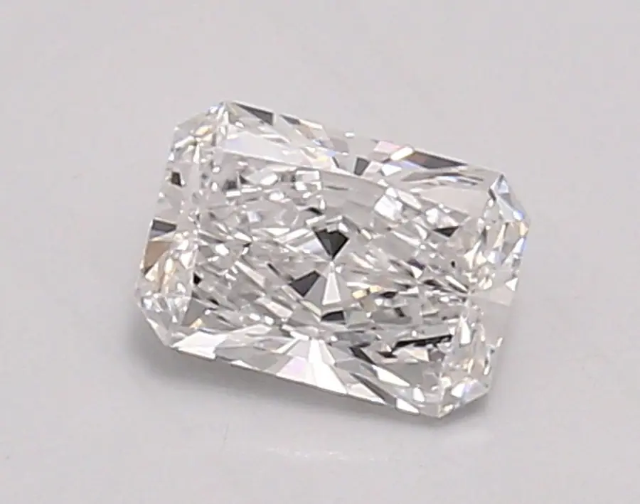 0.73ct E VVS2 Radiant (IGI)