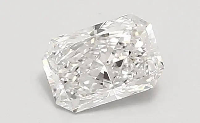 0.71ct E VVS2 Radiant (IGI)