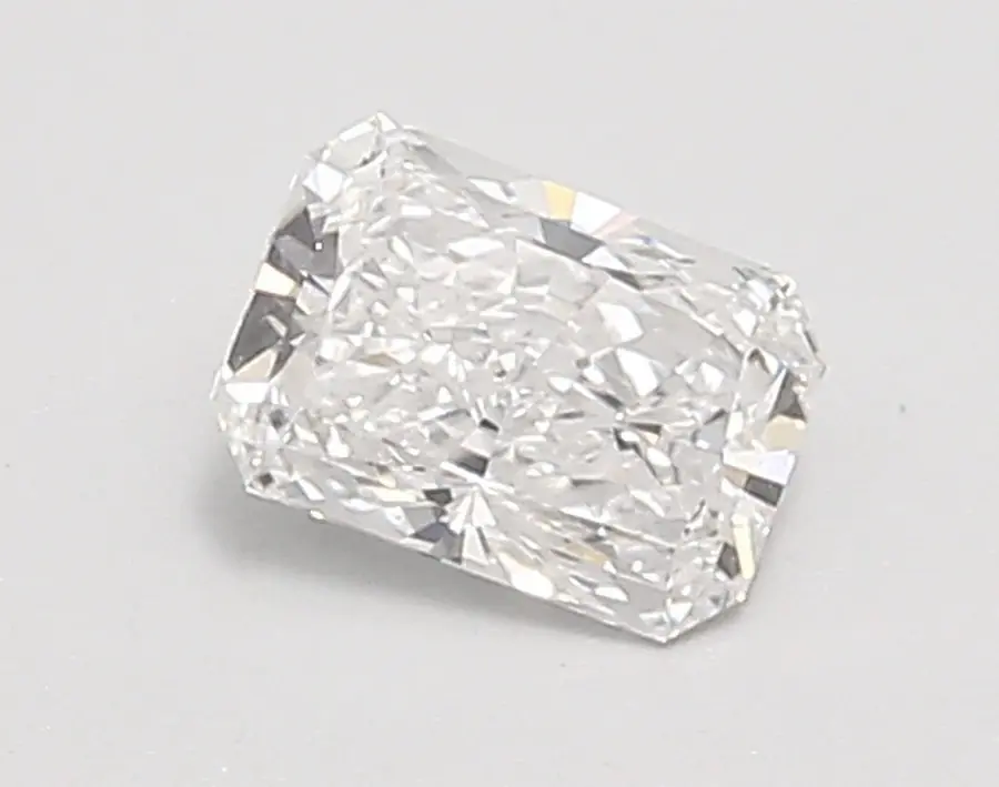 0.71ct D VVS2 Radiant (IGI)