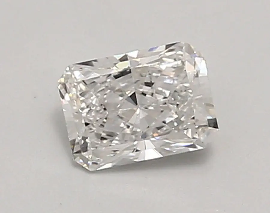 0.71ct D VVS2 Radiant (IGI)