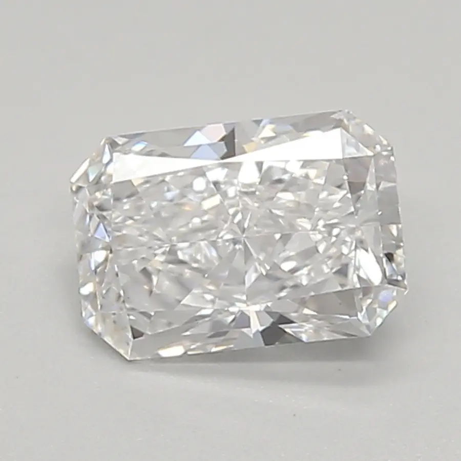 0.71ct E VVS2 Radiant (IGI)
