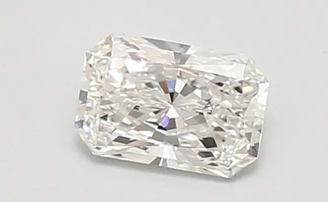 0.71ct E VVS2 Radiant (IGI)