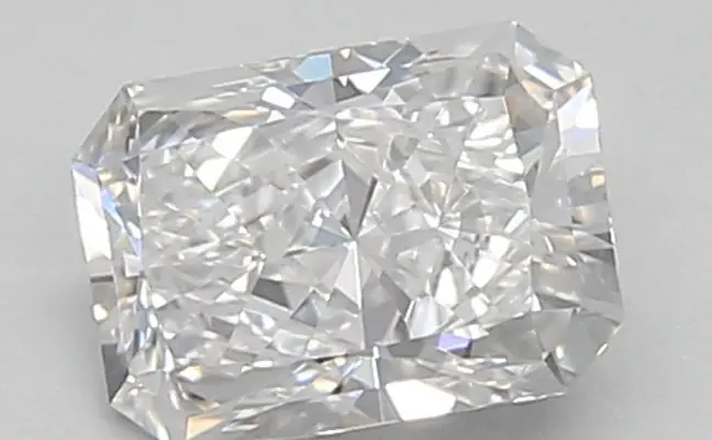 0.70ct E VVS1 Radiant (IGI)