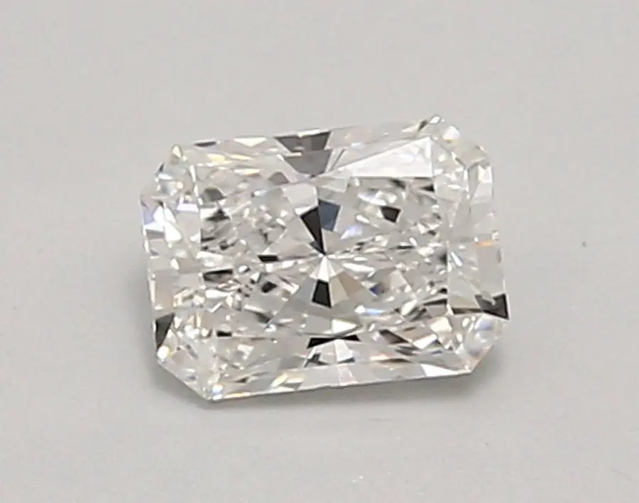 0.69ct D VVS2 Radiant (IGI)