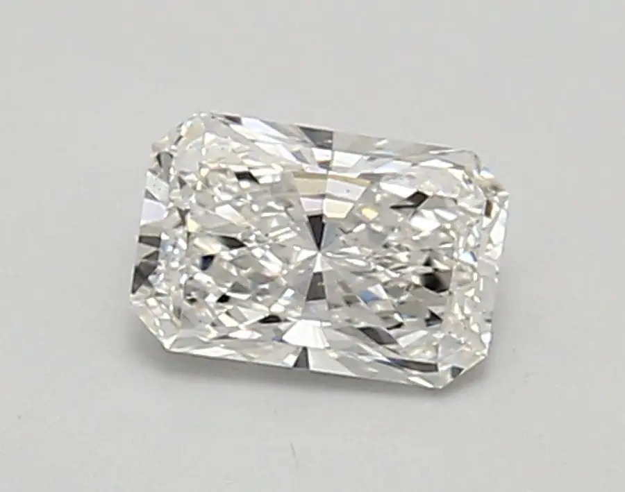 0.67ct E VS2 Radiant (IGI)