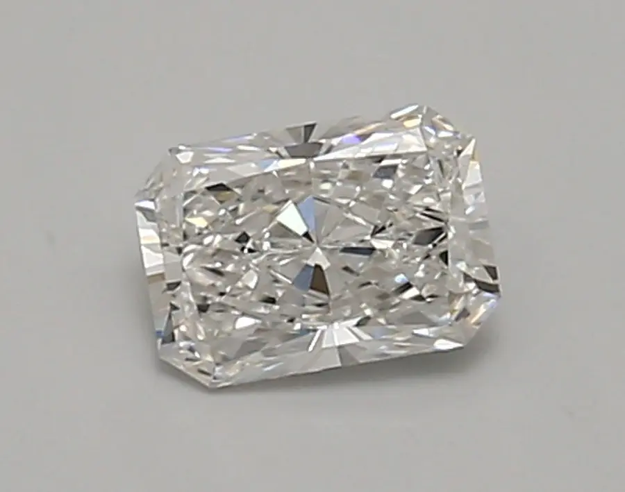 0.67ct E VS1 Radiant (IGI)
