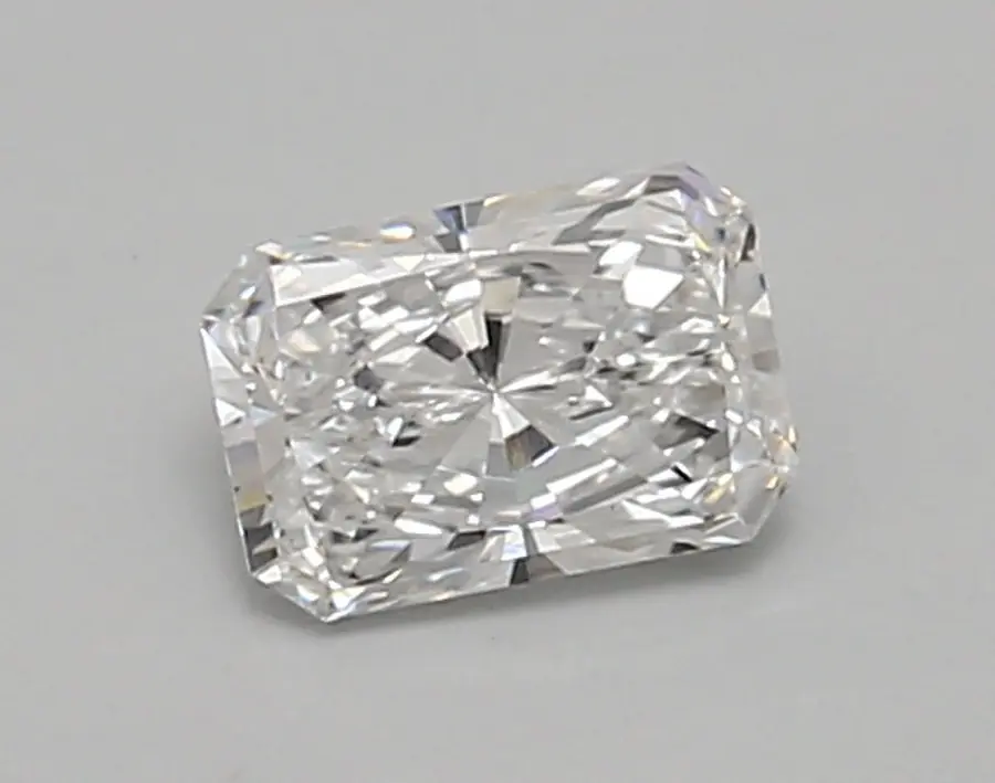 0.67ct E VVS2 Radiant (IGI)