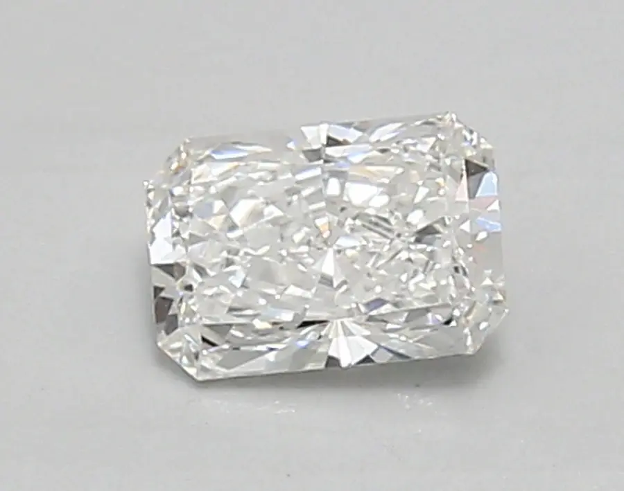 0.67ct E VVS1 Radiant (IGI)