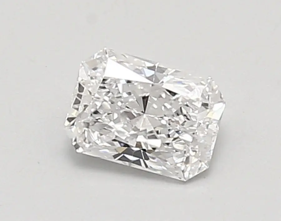 0.67ct D VVS2 Radiant (IGI)