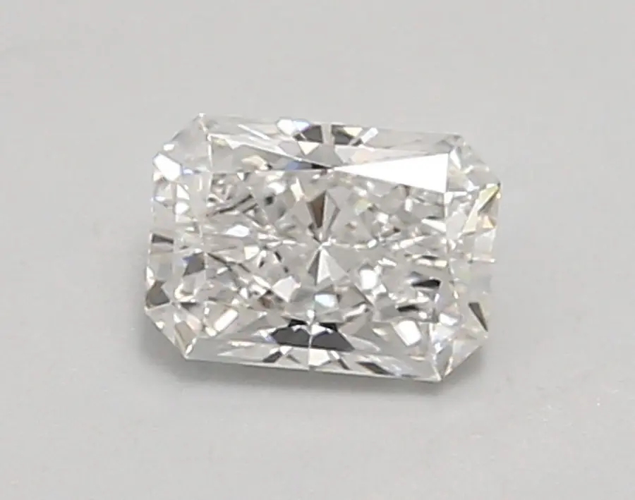 0.66ct D VVS2 Radiant (IGI)