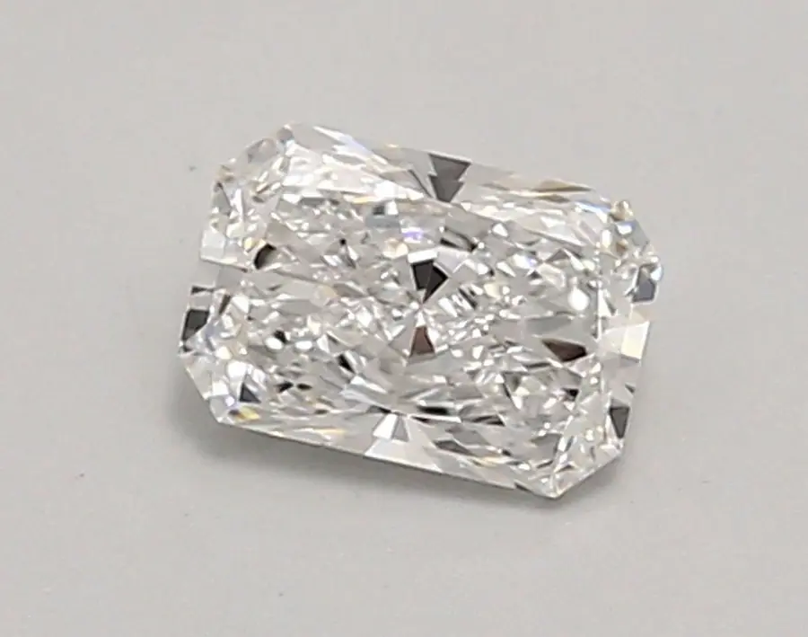 0.65ct D VVS2 Radiant (IGI)