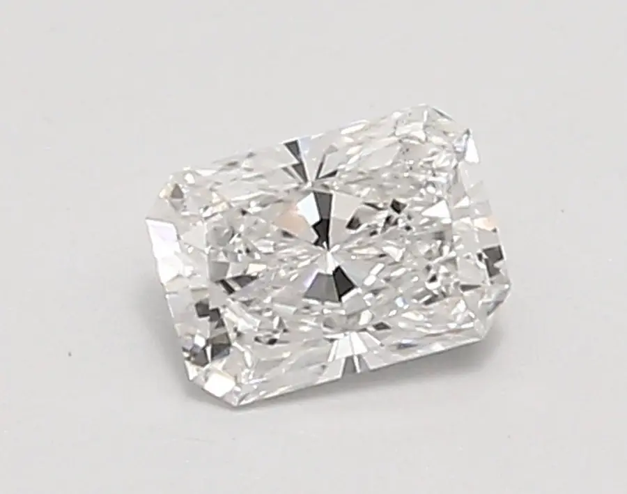 0.65ct E VS2 Radiant (IGI)