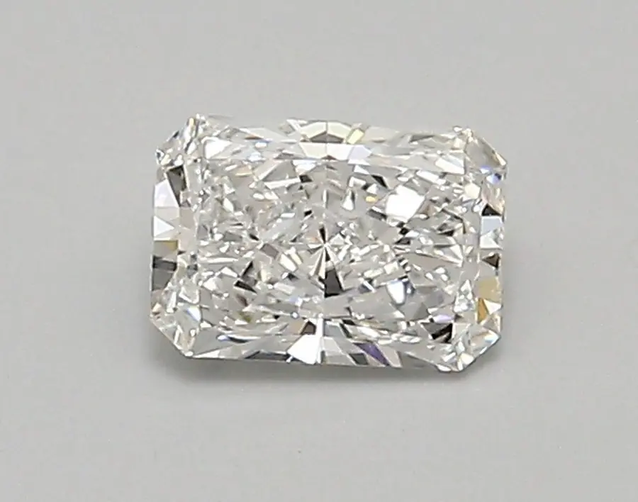 0.64ct E VVS2 Radiant (IGI)