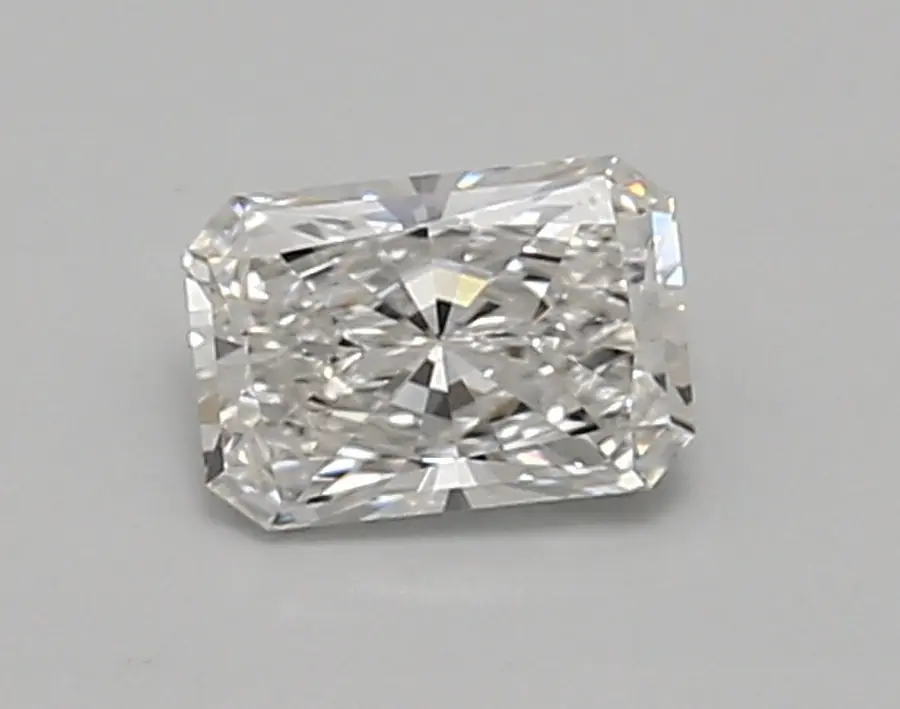 0.63ct E VVS1 Radiant (IGI)