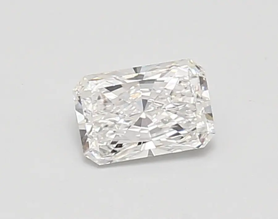 0.63ct E VVS2 Radiant (IGI)
