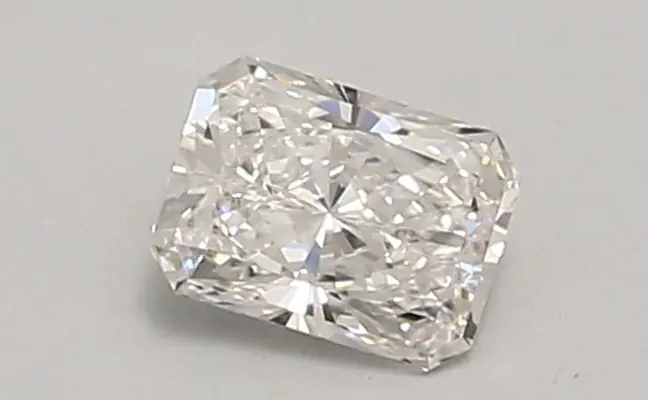 0.62ct E VVS2 Radiant (IGI)