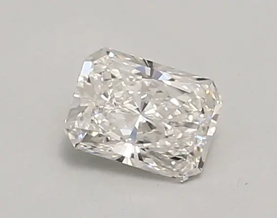 0.62ct E VVS2 Radiant (IGI)