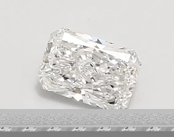0.61ct E VVS1 Radiant (IGI)