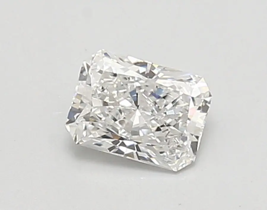 0.61ct E VS2 Radiant (IGI)