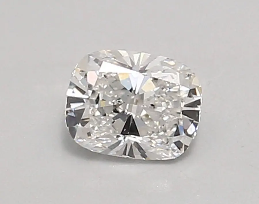 0.61ct E VVS2 Cushion (IGI)