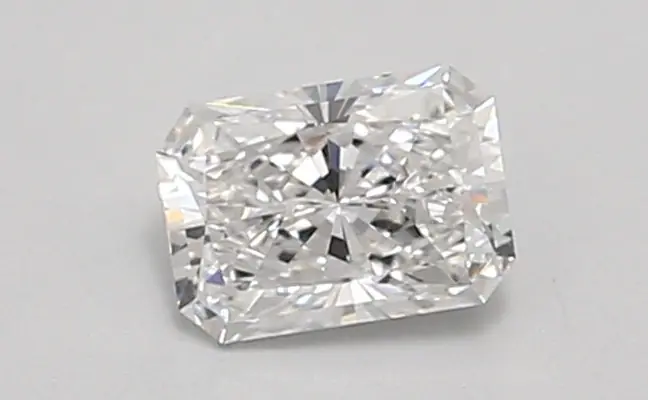 0.59ct E VVS2 Radiant (IGI)