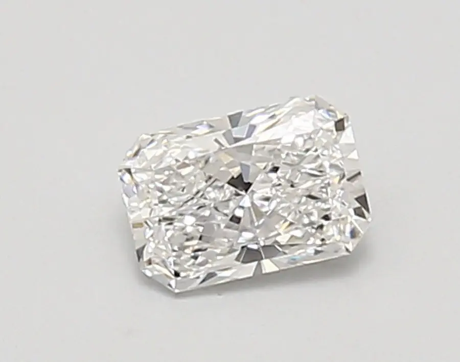 0.59ct D VVS2 Radiant (IGI)