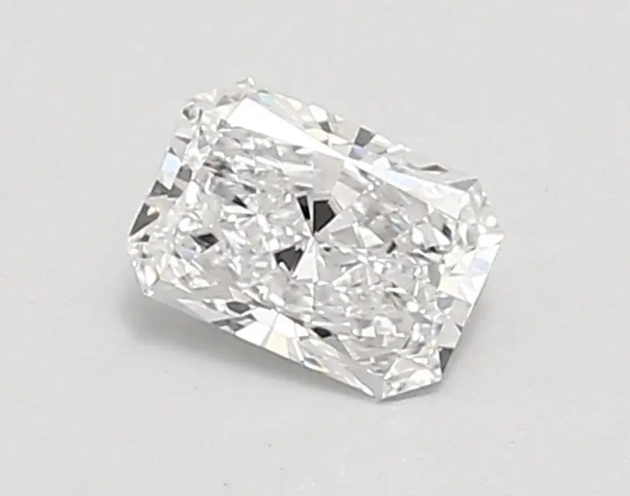 0.59ct D VVS2 Radiant (IGI)