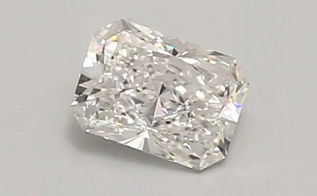0.59ct E VVS2 Radiant (IGI)