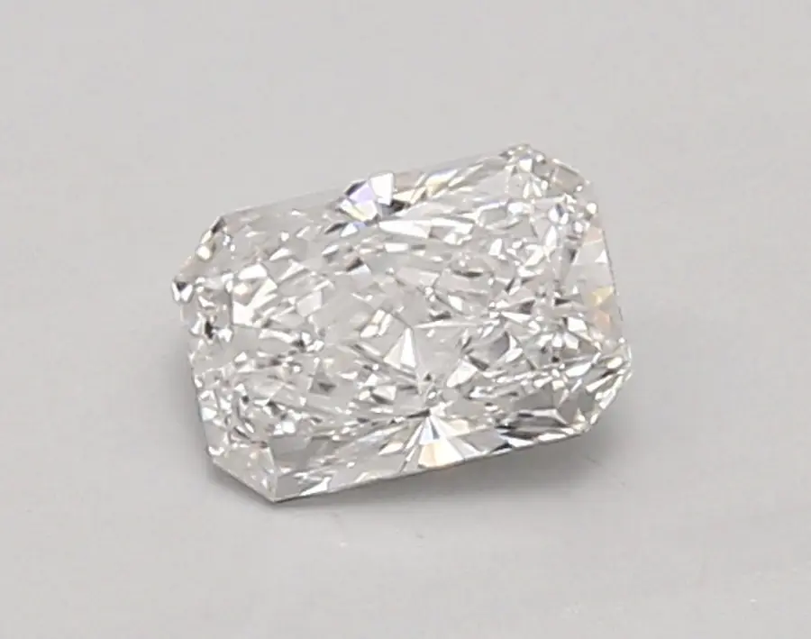 0.58ct F VVS2 Radiant (IGI)