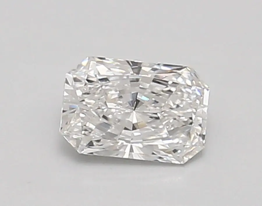 0.58ct E VS2 Radiant (IGI)