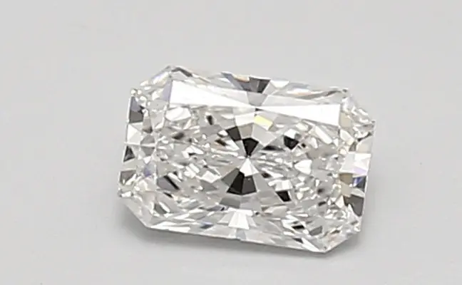 0.58ct E VVS2 Radiant (IGI)