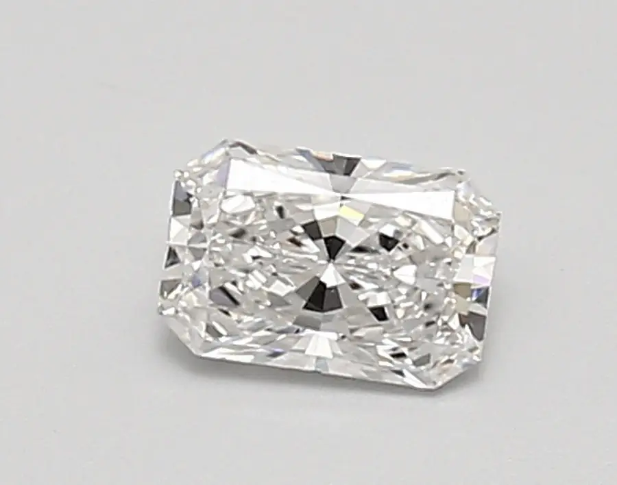 0.58ct E VVS2 Radiant (IGI)