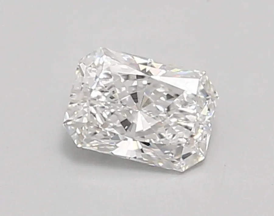 0.57ct E VVS2 Radiant (IGI)