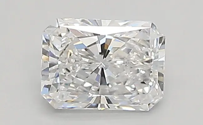 0.56ct E VVS1 Radiant (IGI)