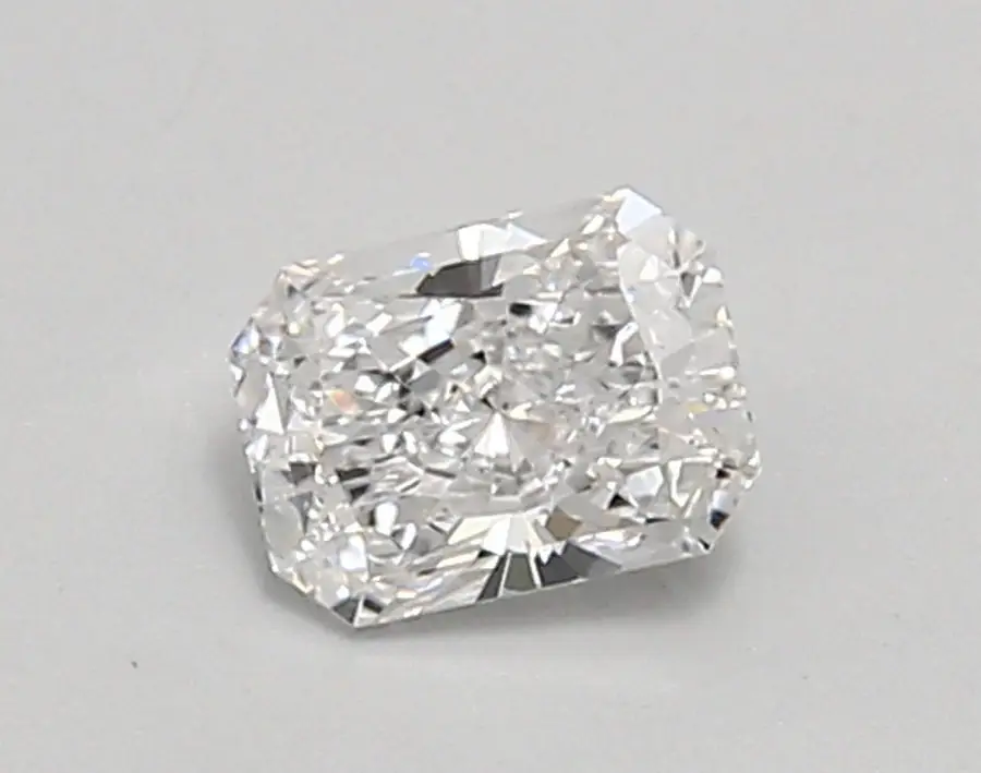 0.56ct D VVS2 Radiant (IGI)