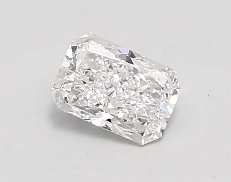 0.56ct D VVS1 Radiant (IGI)