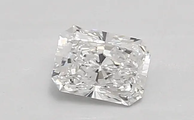 0.47ct E VVS2 Radiant (IGI)