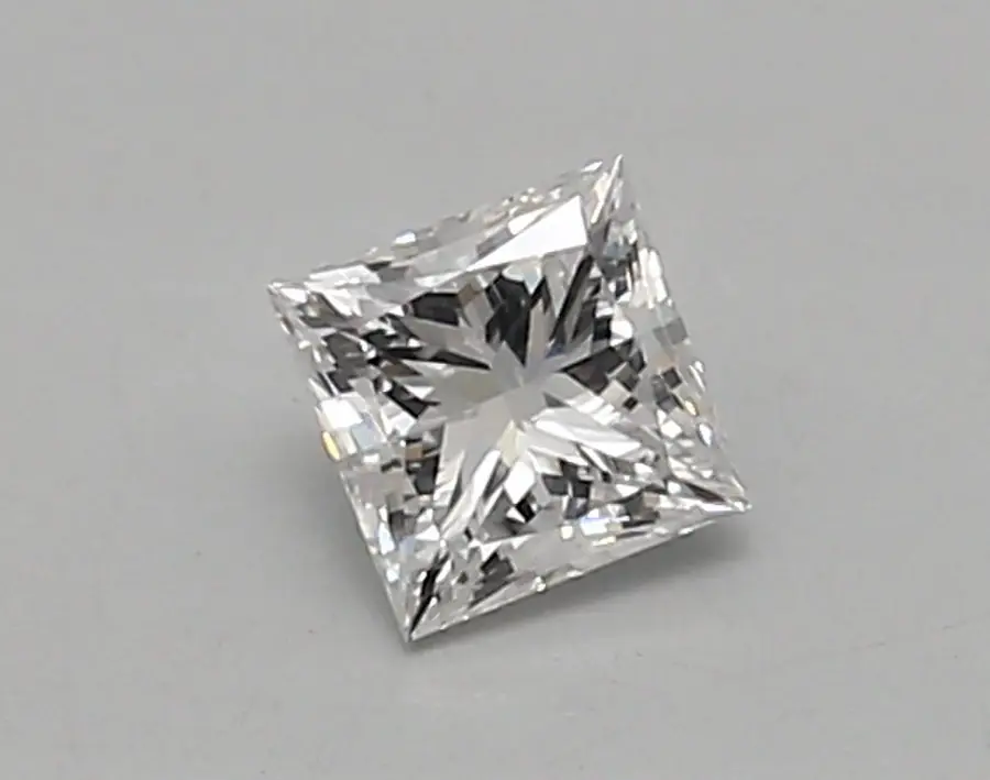 0.47ct E VVS1 Princess (IGI)