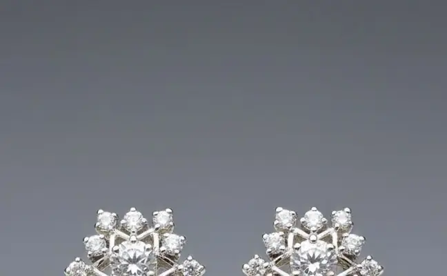 Arctic Starburst" 18K White Gold Diamond Cluster Stud Earrings (1.30ct DWT)